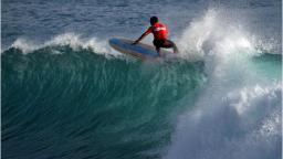 Duane DeSoto at his local break of Makaha