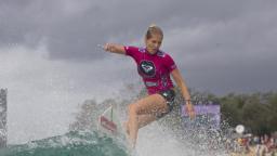 Stephanie Gilmore returns to form
