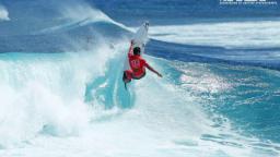 Medi Veminardi in quality surf at Trois Bassins