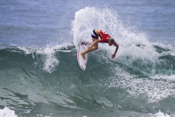 Bianca Buitendag wins the Billabong WJC Narrabeen