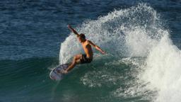 Carving it up, Snapper Rocks