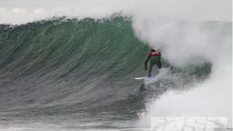 Julian Wilson bags a 10 at J-Bay