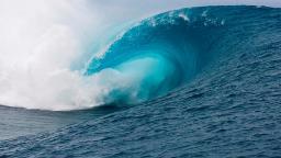 Swell Arrives for the Billabong Pro Tahiti at Teahupoo