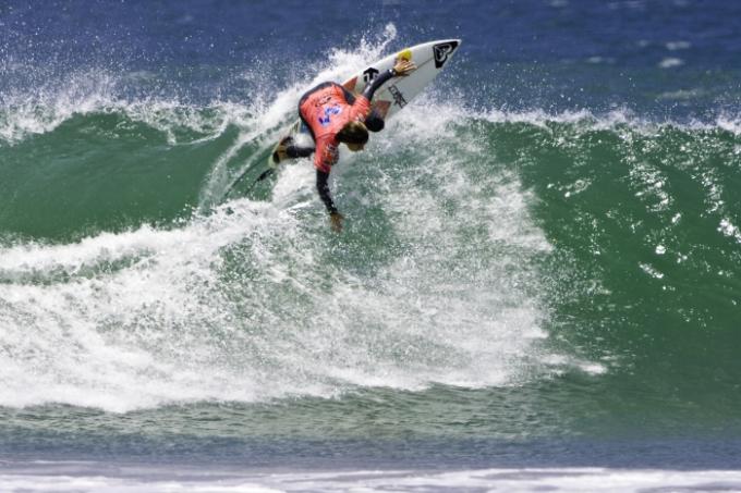 Sally Fitzgibbons at the Rip Curl Movistar Peru
