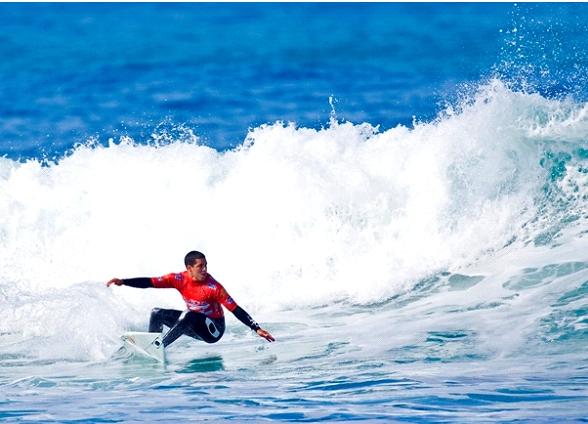 Adriano de Souza Takes the Billabong Pro Mundaka Title