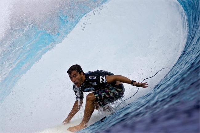 Aritz Beats Slater at Teahupoo