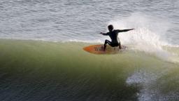 Surfer auf Welle