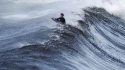 Paddling out