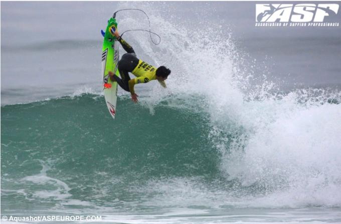 Gabriel Medina takes Cash for Tricks Lacanau