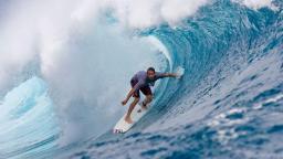  Damien Hobgood Drops in at Teahupoo