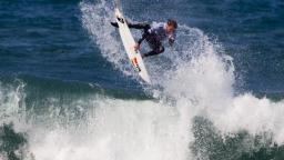Dane Reynolds gets plemty of air at the Rip Curl Pro 2010