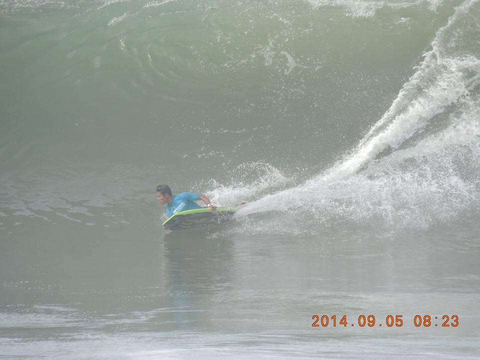 Boogie board going right