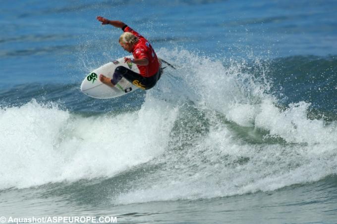 Charles Martin wins the Oakley Pro Junior France