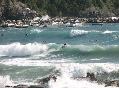 Surfing Levanto