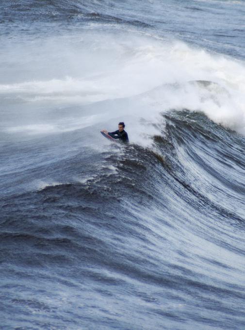 Paddling out