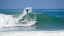 Jadson Andre surfs well at Lower Trestles