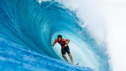 Barron Mamiya barrel at Pipeline Hawaii