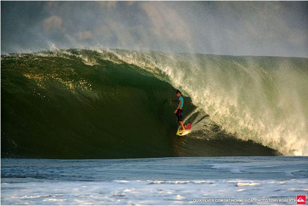 Kiron Jabour Shacked in Puerto Escondido