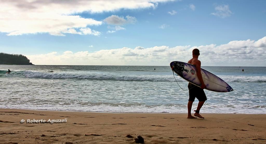 Surfer with shortboard
