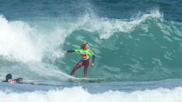 Felipe Suarez bottom turn at Piha