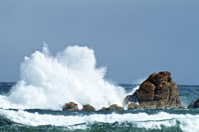 Crashing Surf