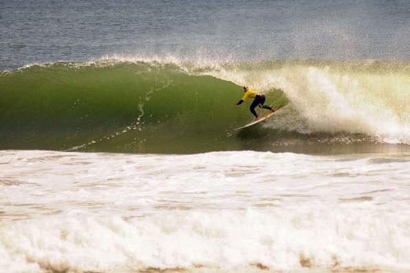 Beach break barrel at Long Beach