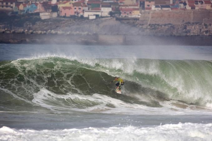 Bede Durbidge surfing Supertubos