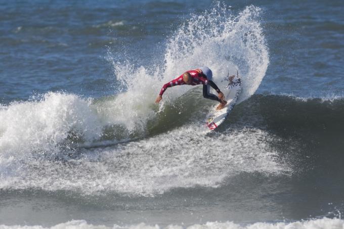 Kelly Slater Wins the Hang Loose Santa Catarina Pro 2009