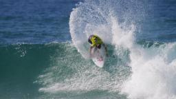 Travis Logie surfs 3ft Belgas