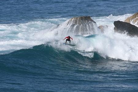 www.rapanui-surfschool.com