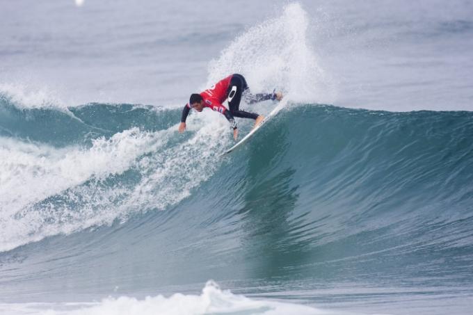 Adriano de Souza surfing at Belgas in the Rip Curl Pro Seach