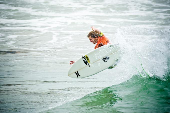Oliver Kurtz pulls air