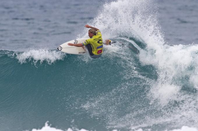 Chris Davidson stands out in Round 2