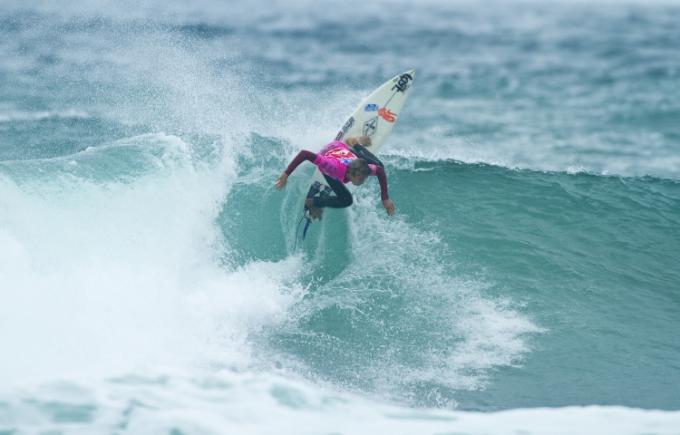 Ian Gentil smashing the lip