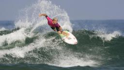 Mick Fanning on his way to win the Quiksilver Pro France