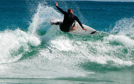 Wave Surfing Pictures