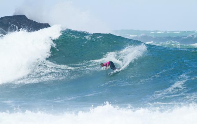 Frederico Morais sweeps a full turn