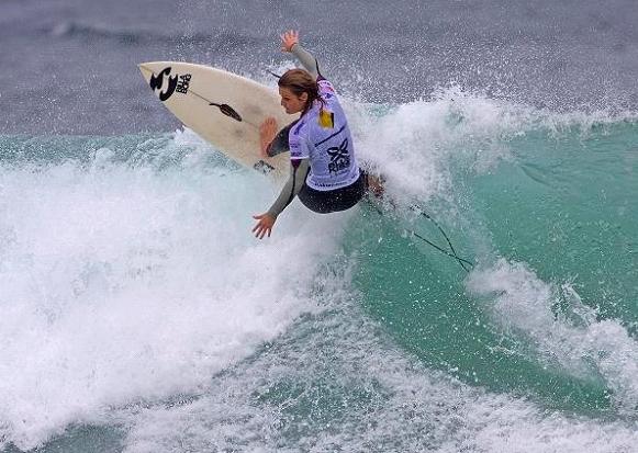 Rebecca Woods at the Beachley Classic at Dee Why