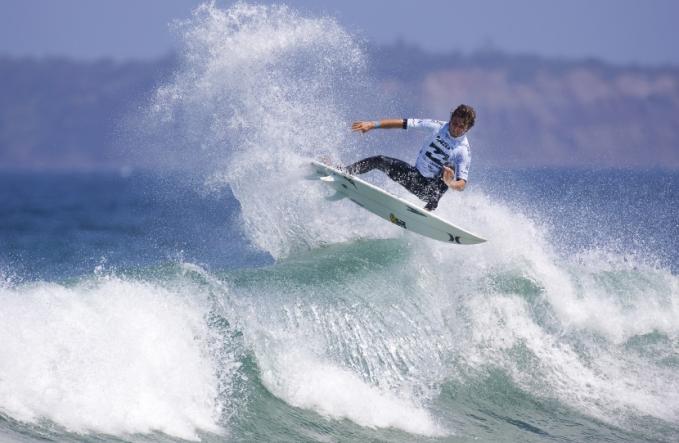 Dillon Perillo Air at Narrabeen