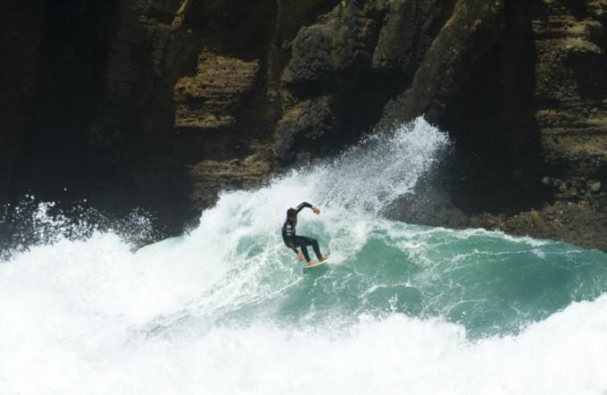 Kevin Bourez competes at ISA Piha