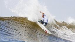 Kelly Slater wins the 2011 Hurley Pro Trestles