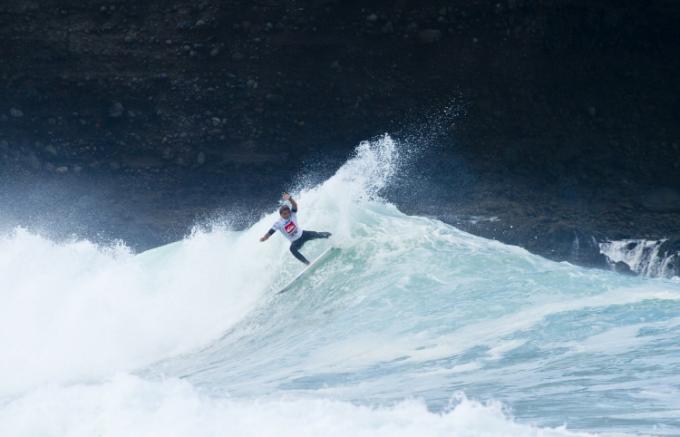 Kieran Bulard surfing at Piha in New Zealand