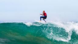 Kelly Slater playin'