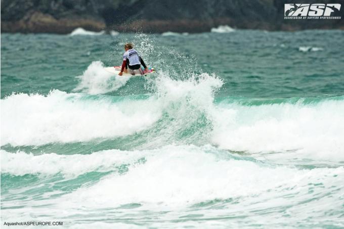 Beyrick De Vries big air at Fistral