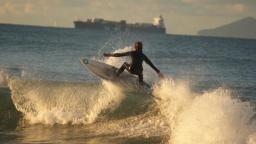 Mt Maunganui surfing
