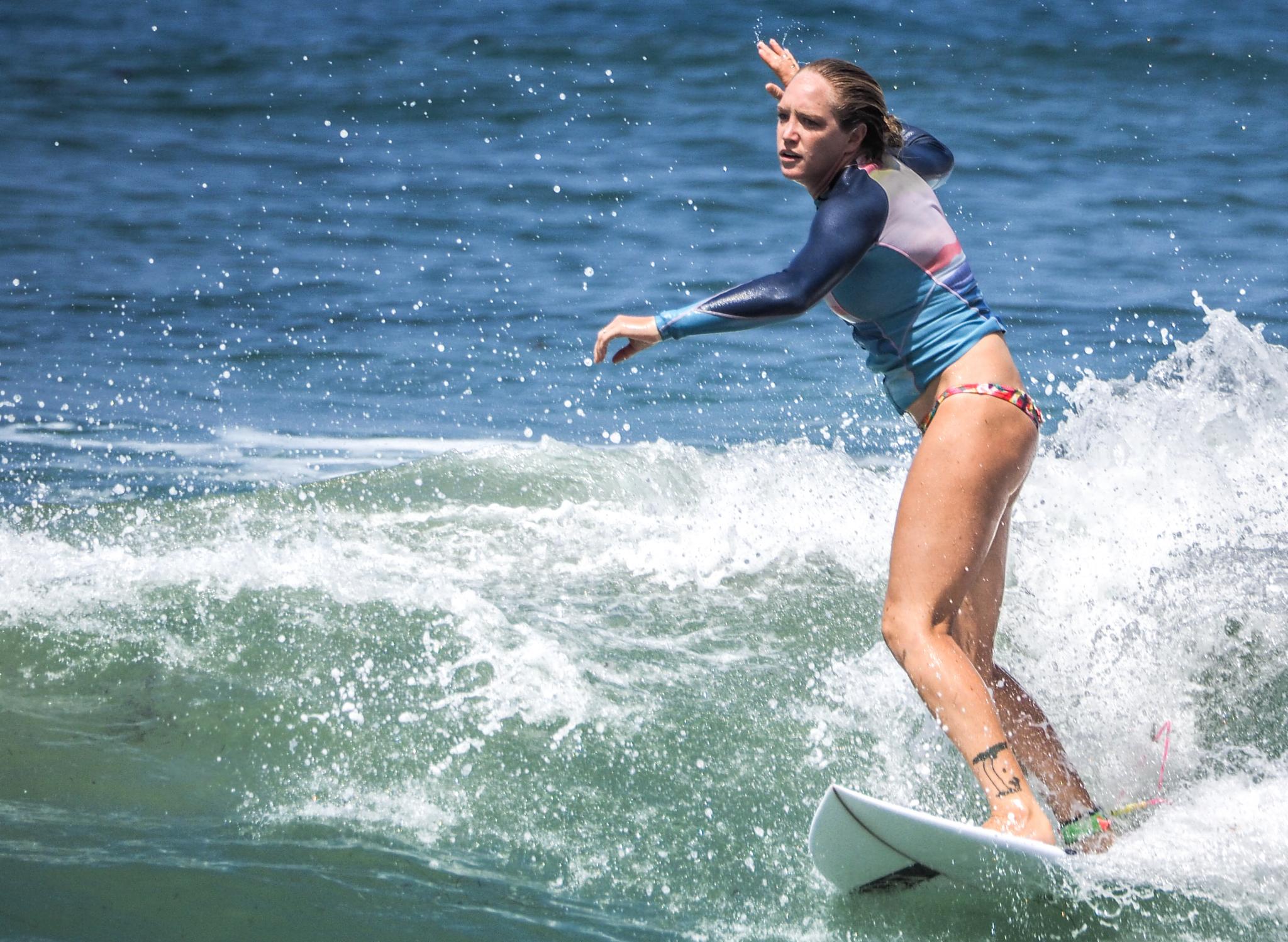 She surf