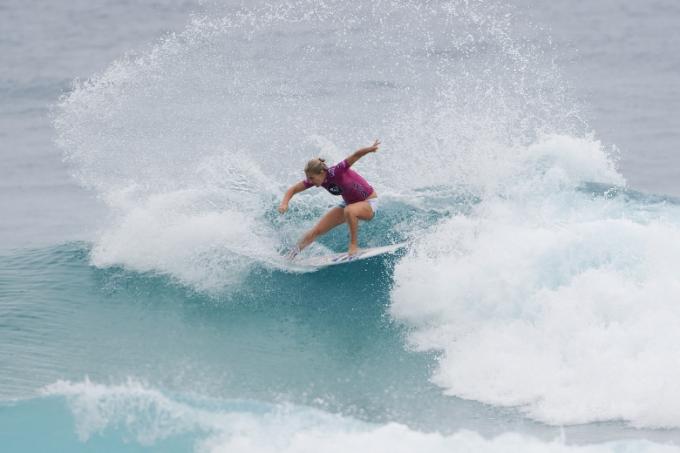 Three-Time ASP World Champ Gilmore Rocks Roxy Pro Gold Coast