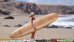 Surfinstructor Nina