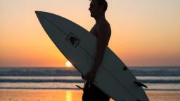 foto model sundowner surfing