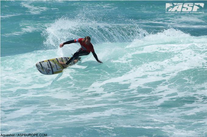 Ben Skinner at the Tuaca Longboard Pro